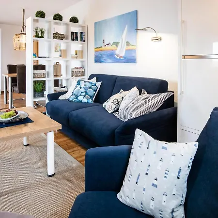 Ferienwohnung Ostsee-bernstein Mit Balkon Im Kaiserhof 4 Apartment